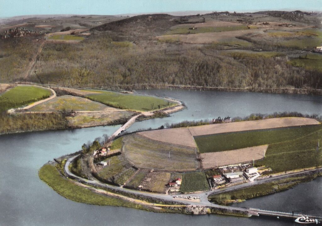 1960 env Vue aerienne – Le barrage de Rassisse 1960 env Vue aerienne – Le barrage de Rassisse